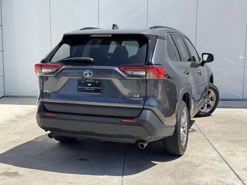2022 Toyota RAV4 Hybrid LE