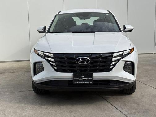 2022 Hyundai TUCSON SE