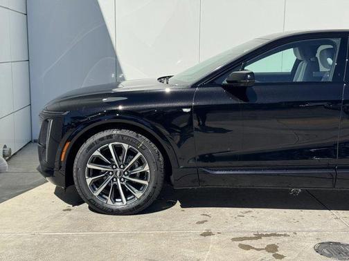 2025 Cadillac LYRIQ Sport