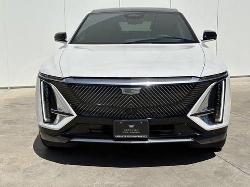 Crystal White Tri-Coat 2024 Cadillac LYRIQ Luxury