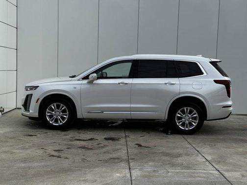2025 Cadillac XT6 Luxury AWD