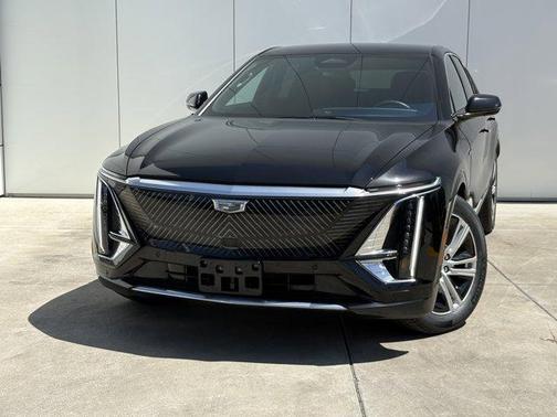 Stellar Black Metallic 2024 Cadillac LYRIQ Tech