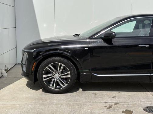 Stellar Black Metallic 2024 Cadillac LYRIQ Luxury