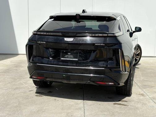 Stellar Black Metallic 2024 Cadillac LYRIQ Luxury