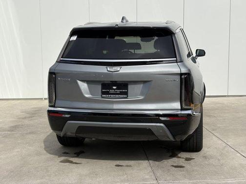 2026 Cadillac VISTIQ Luxury