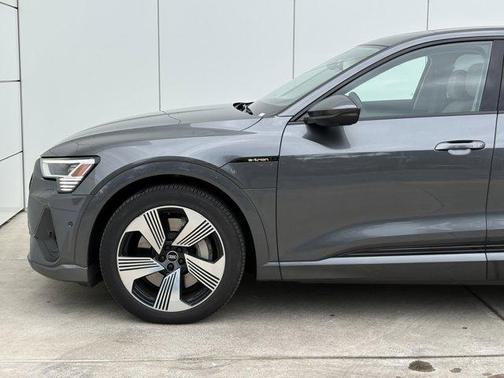 2021 Audi e-tron Prestige