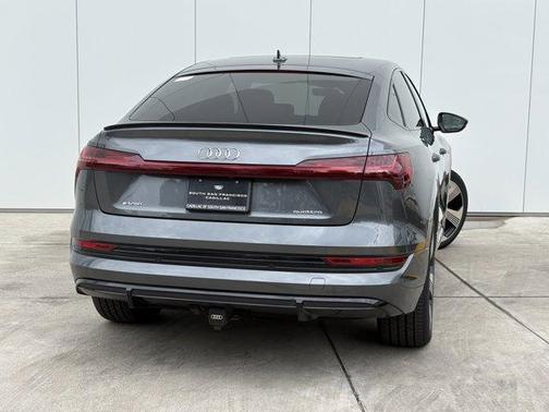 2021 Audi e-tron Prestige