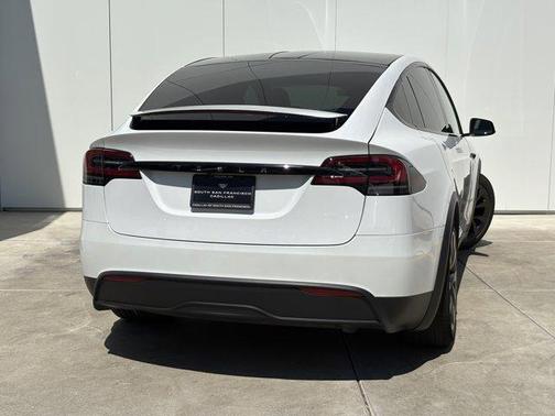 2023 Tesla Model X Standard Range