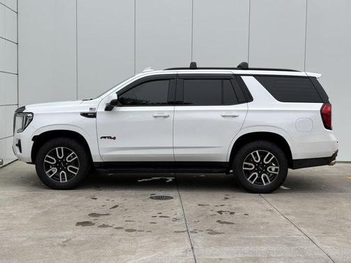 Summit White 2024 GMC Yukon AT4