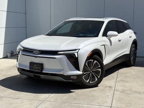 Iridescent Pearl Tricoat 2024 Chevrolet Blazer EV eAWD LT