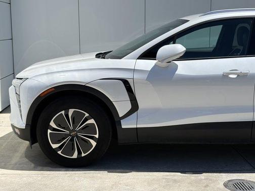 Iridescent Pearl Tricoat 2024 Chevrolet Blazer EV eAWD LT