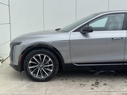 2025 Cadillac LYRIQ Sport