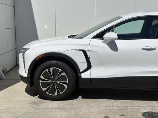 Summit White 2024 Chevrolet Blazer EV eAWD LT
