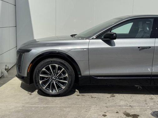 2025 Cadillac LYRIQ Sport