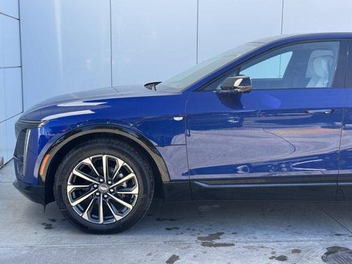 2025 Cadillac LYRIQ Sport
