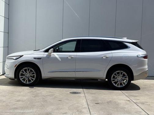 White Frost Tri-Coat 2024 Buick Enclave Essence