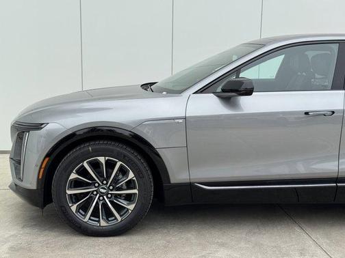 2025 Cadillac LYRIQ Sport