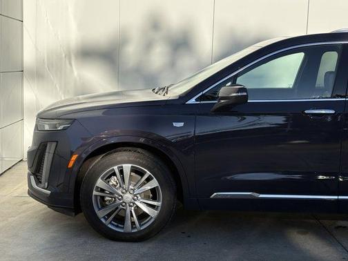 2025 Cadillac XT6 Premium Luxury AWD