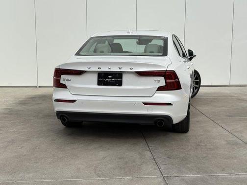2020 Volvo S60 T5 Momentum
