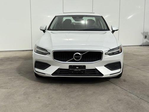 2020 Volvo S60 T5 Momentum