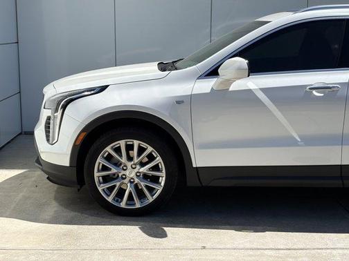 Crystal White Tri-Coat 2023 Cadillac XT4 Luxury