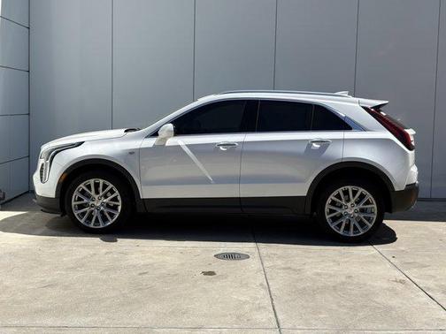Crystal White Tri-Coat 2023 Cadillac XT4 Luxury