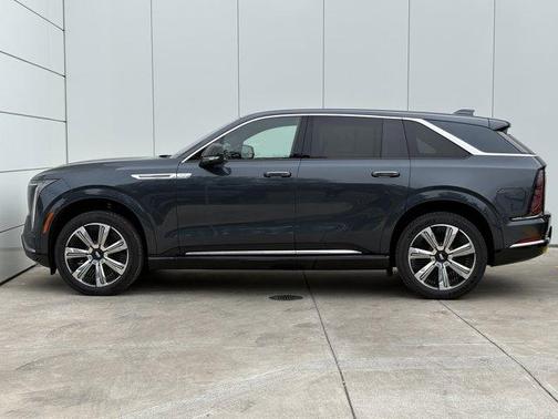 Deep 2025 Cadillac Escalade IQ Luxury 2