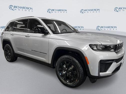 2026 Jeep Grand Cherokee Altitude