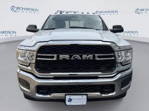 2021 RAM 2500 Tradesman Crew Cab 4x4 6'4' Box