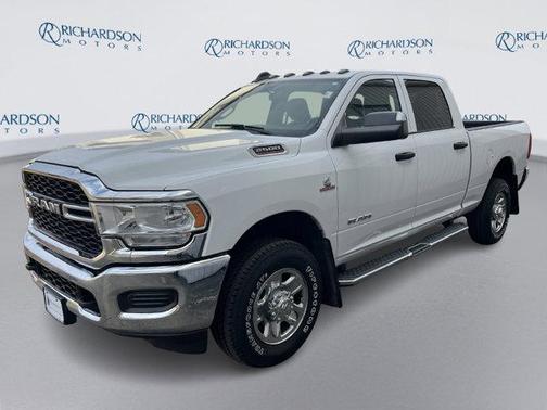 2021 RAM 2500 Tradesman Crew Cab 4x4 6'4' Box