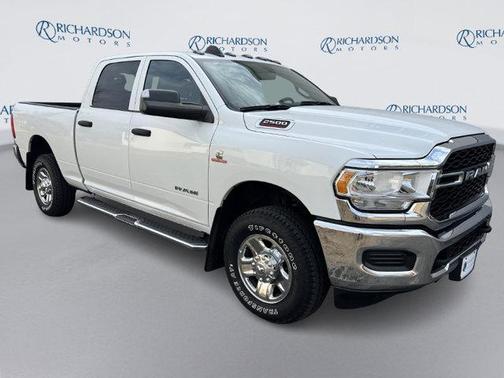 2021 RAM 2500 Tradesman Crew Cab 4x4 6'4' Box
