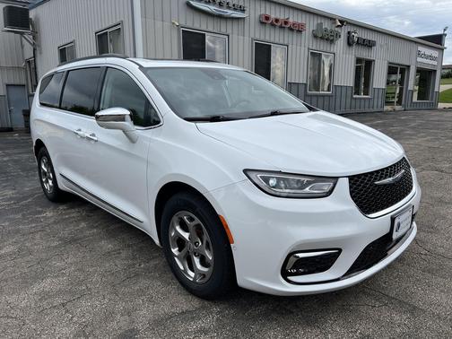 Bright White Clearcoat 2022 Chrysler Pacifica Limited