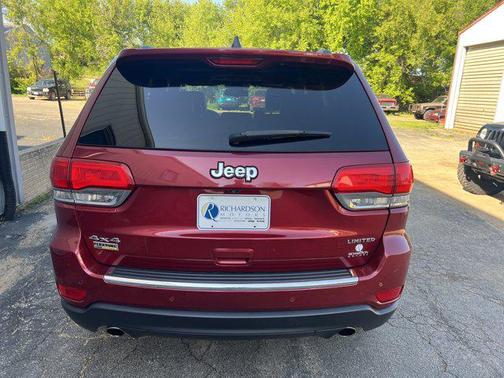 Brilliant Black Crystal Pearlcoat 2014 Jeep Grand Cherokee Limited