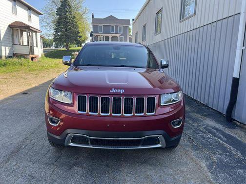 Brilliant Black Crystal Pearlcoat 2014 Jeep Grand Cherokee Limited