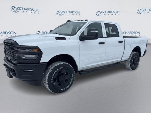2026 RAM 2500 Tradesman Crew Cab 4x4 6'4' Box