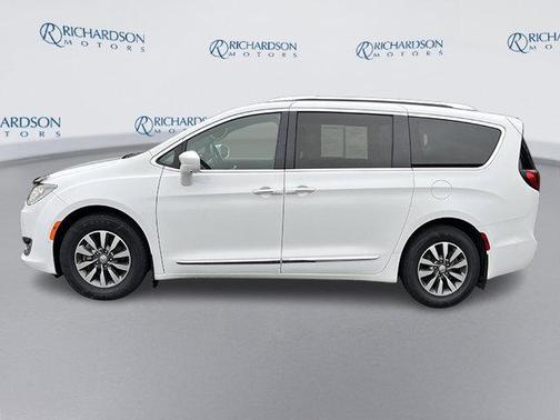 2020 Chrysler Pacifica Touring-L Plus