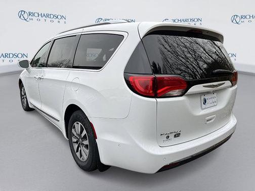 2020 Chrysler Pacifica Touring-L Plus