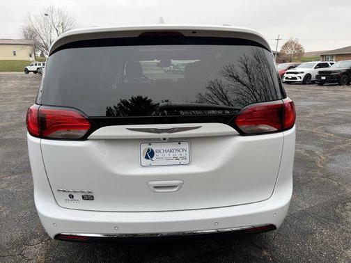 2020 Chrysler Pacifica Touring-L Plus