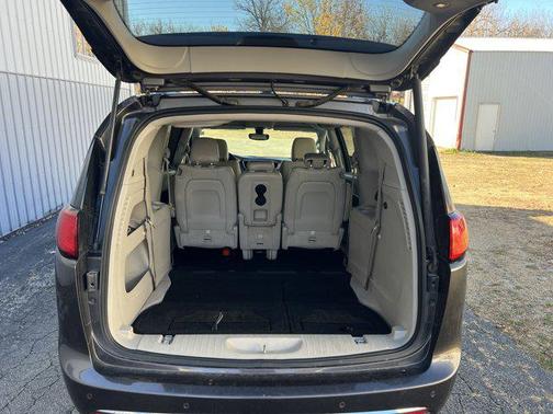 2018 Chrysler Pacifica Touring-L