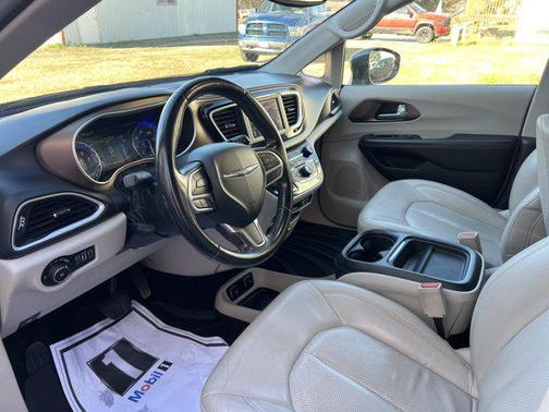 2018 Chrysler Pacifica Touring-L