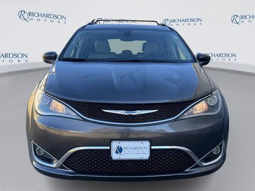 2018 Chrysler Pacifica Touring-L