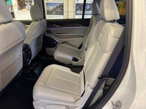 2022 Jeep Grand Cherokee L Overland