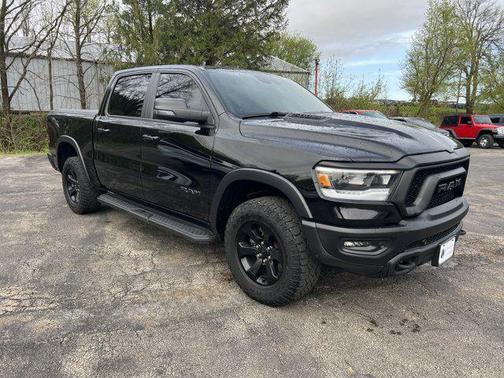 Diamond Black Crystal Pearlcoat 2023 RAM 1500 Rebel