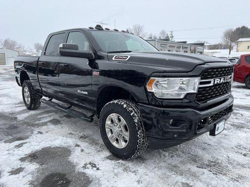 2022 RAM 2500 Big Horn Crew Cab 4x4 6'4' Box