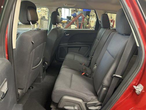 Inferno Red Crystal Pearl 2010 Dodge Journey SE
