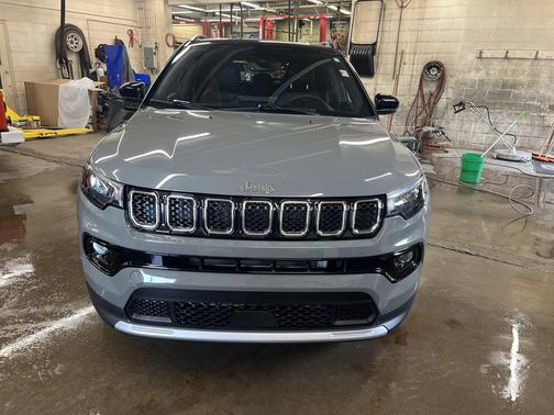Sting-Gray Clearcoat 2023 Jeep Compass Limited