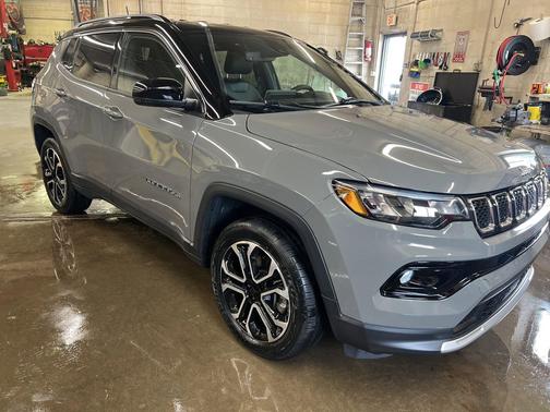 Sting-Gray Clearcoat 2023 Jeep Compass Limited