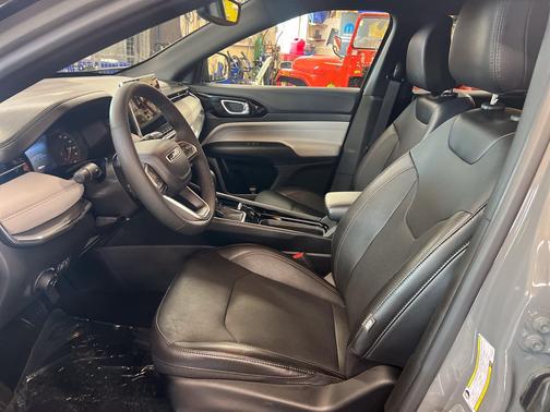 Sting-Gray Clearcoat 2023 Jeep Compass Limited