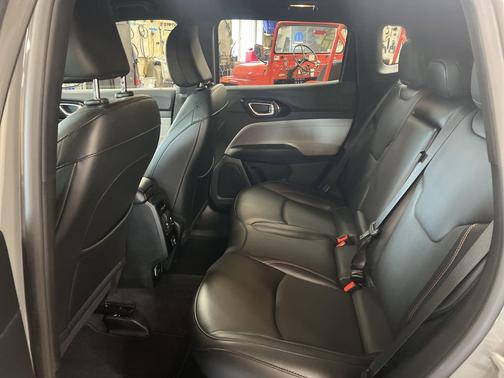 Sting-Gray Clearcoat 2023 Jeep Compass Limited