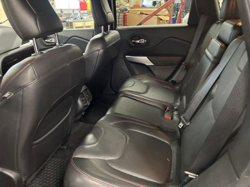 Patriot Blue Pearlcoat 2018 Jeep Cherokee Trailhawk